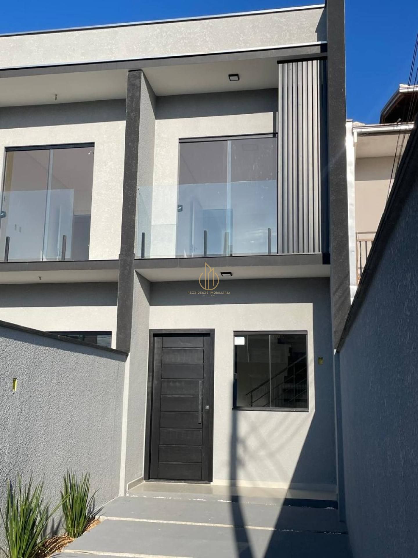 Sobrado Para Vender com 2 quartos no bairro Comasa em Joinville