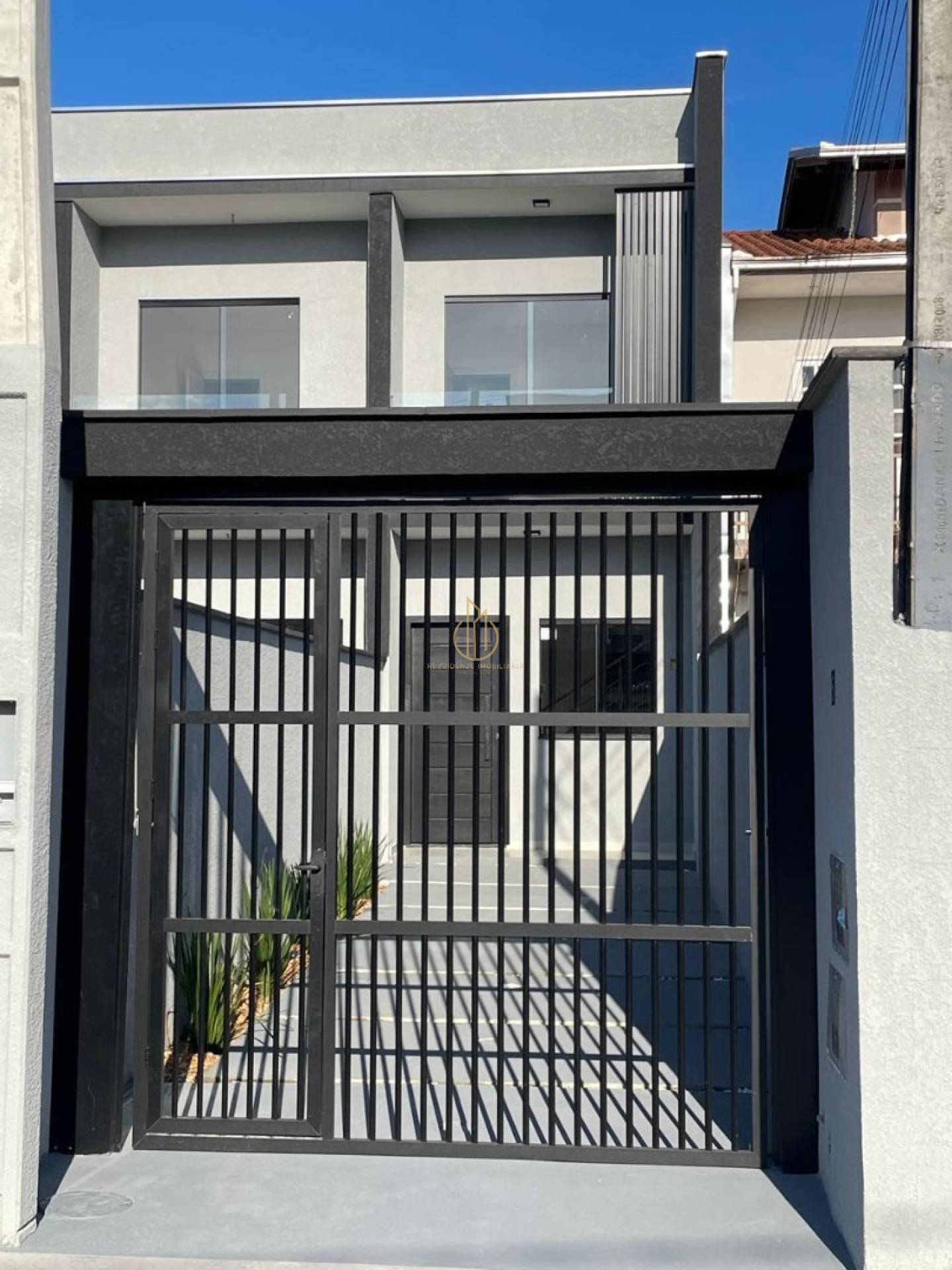 Sobrado Para Vender com 2 quartos no bairro Comasa em Joinville