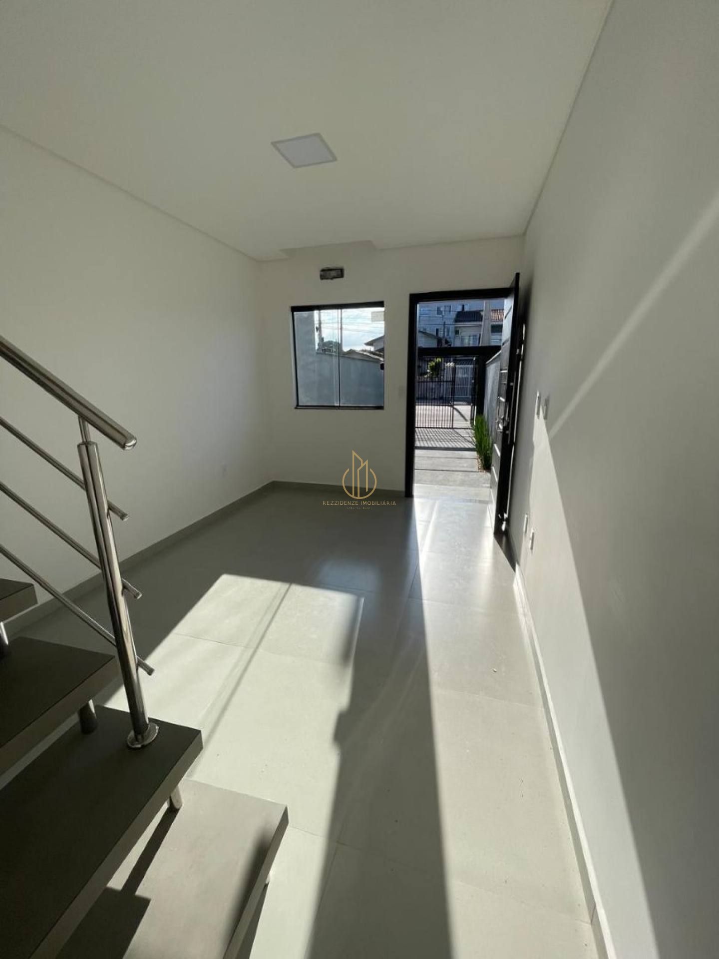 Sobrado Para Vender com 2 quartos no bairro Comasa em Joinville