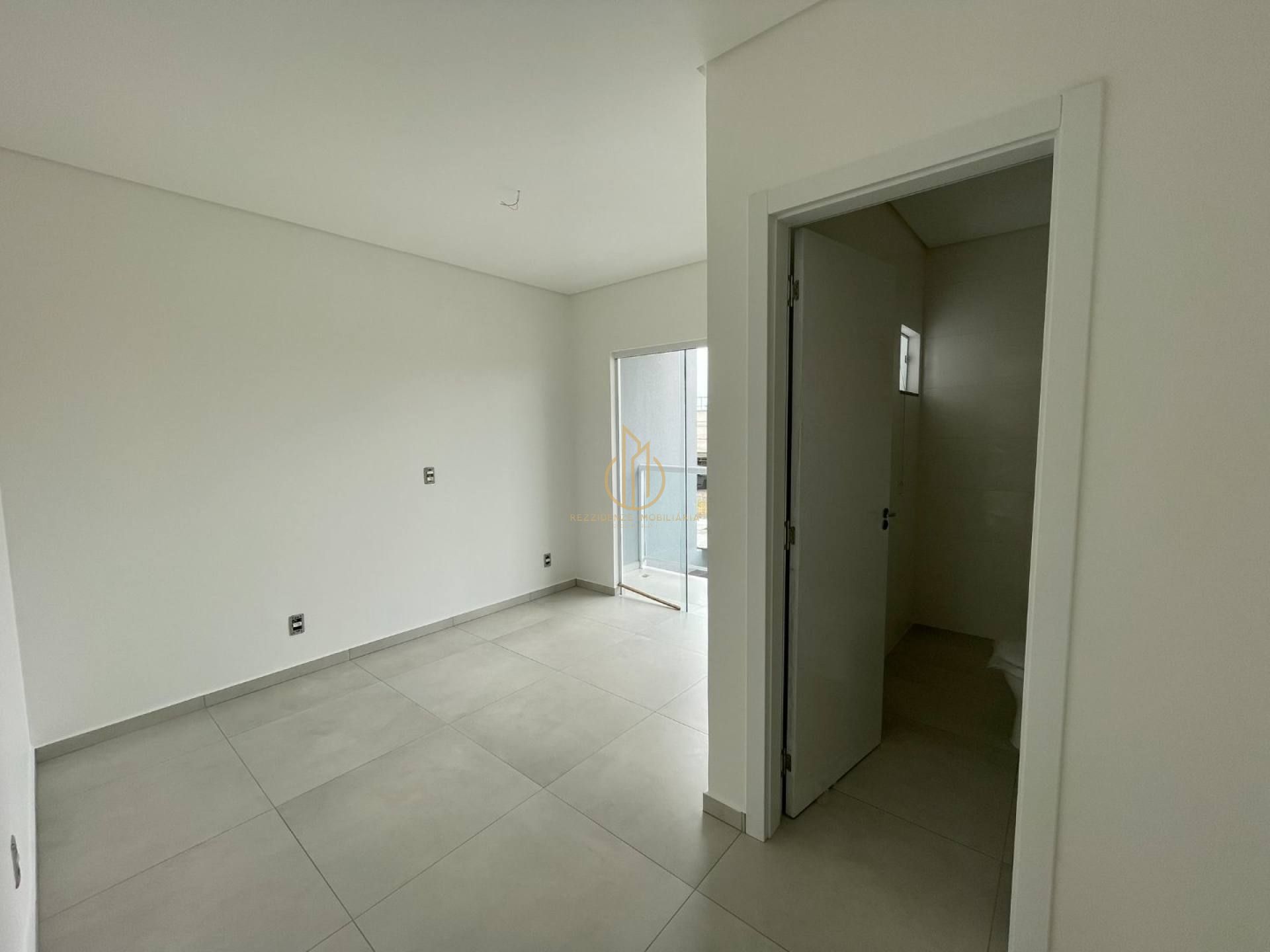 Sobrado geminado com 03 quartos com suite a venda no bairro Guanabara Joinville SC