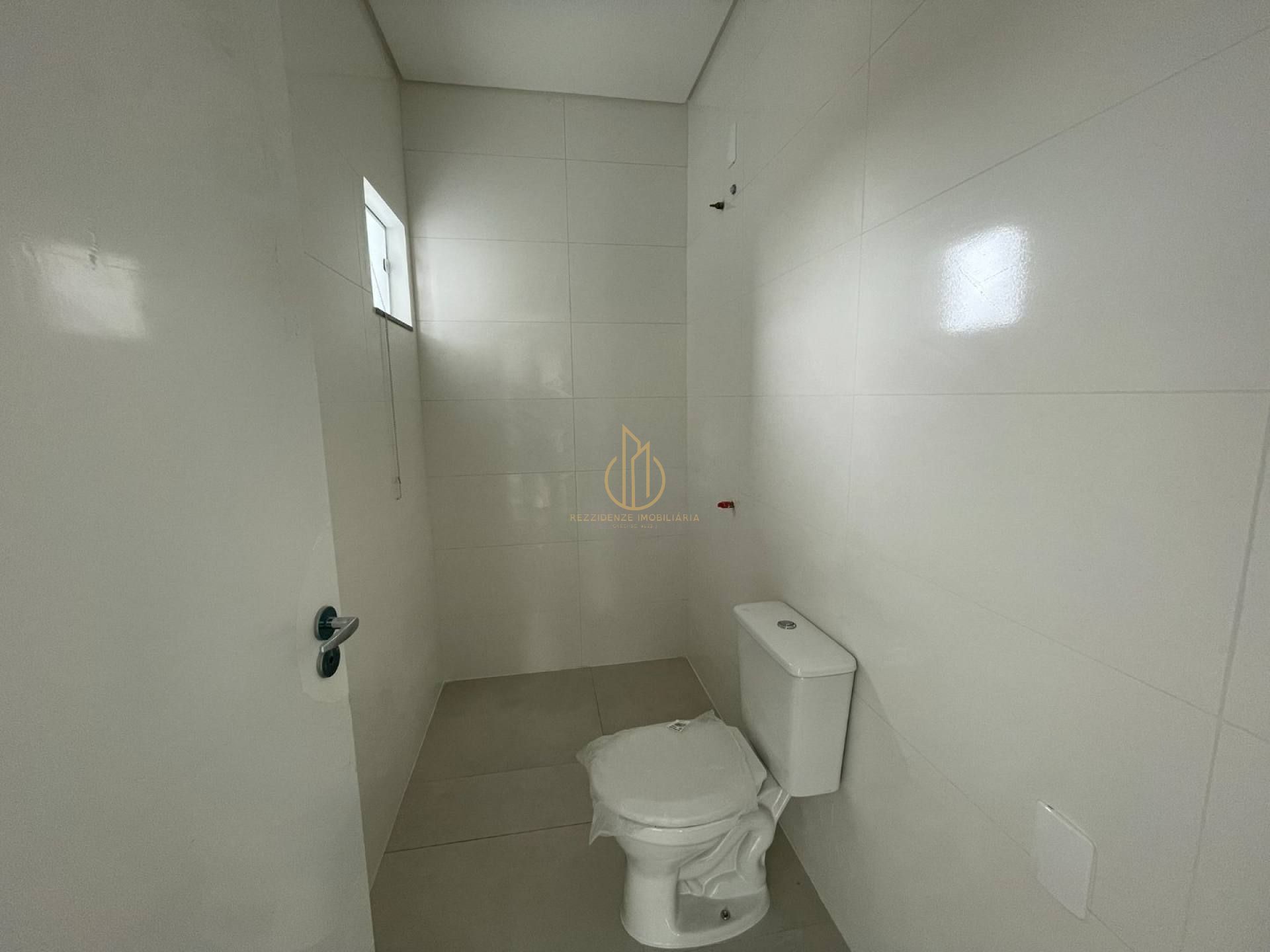 Sobrado geminado com 03 quartos com suite a venda no bairro Guanabara Joinville SC