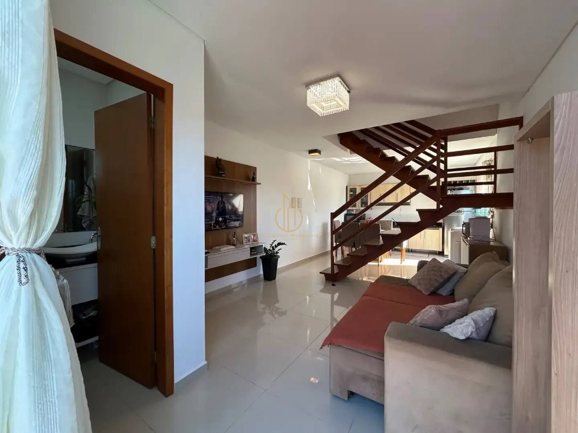 Sobrado Para Vender com 3 quartos 1 suítes no bairro Aventureiro em Joinville