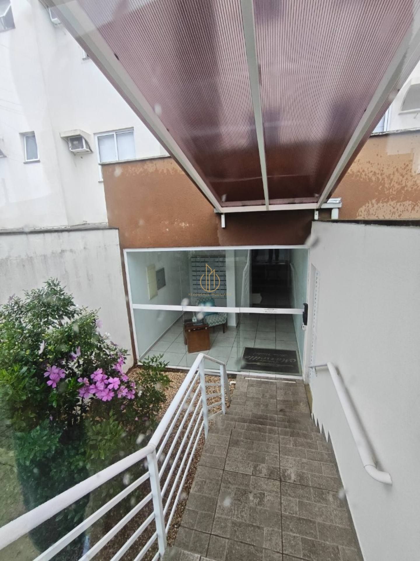 Apartamento Para Vender com 2 quartos no bairro Jardim Iririú