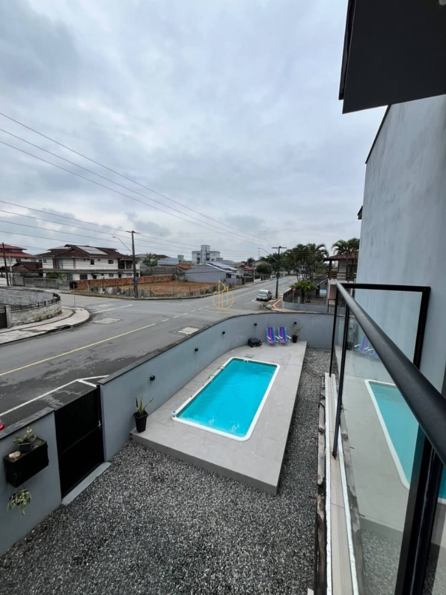 Sobrado Para Vender com 3 quartos 1 suítes no bairro Aventureiro em Joinville