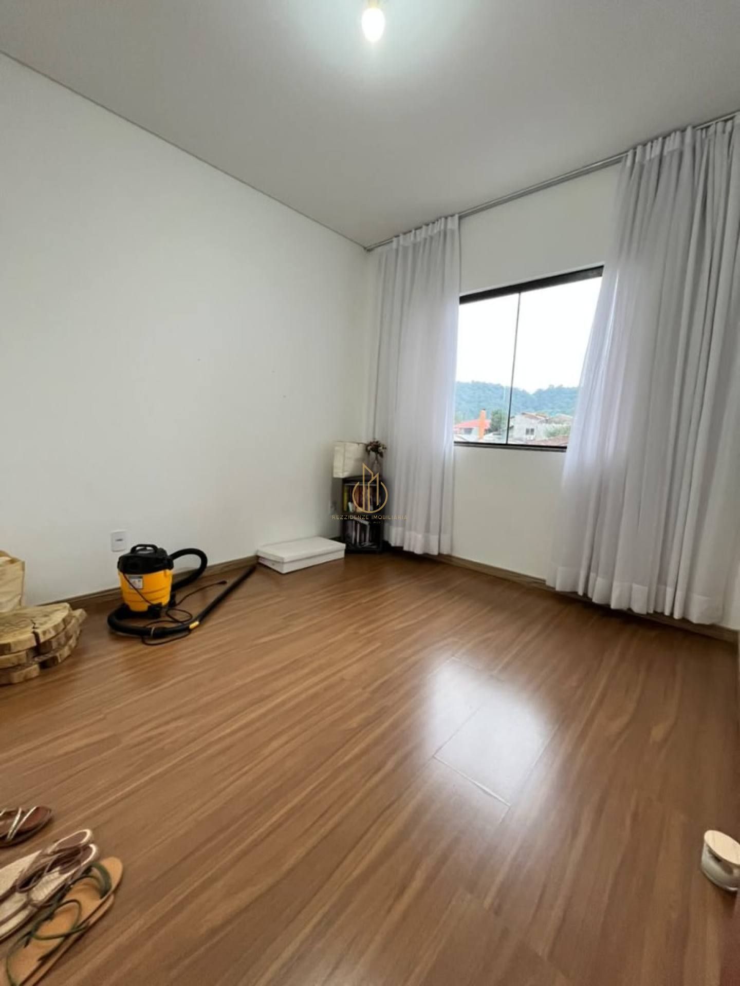 Sobrado Para Vender com 2 quartos 1 suítes no bairro Aventureiro em Joinville