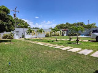 Casa Para Vender com 3 quartos 1 suítes em Condomínio