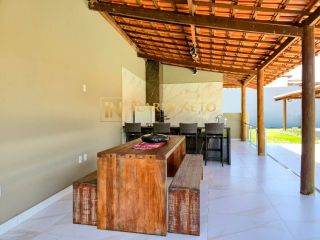Casa Para Vender com 3 quartos 1 suítes em Condomínio