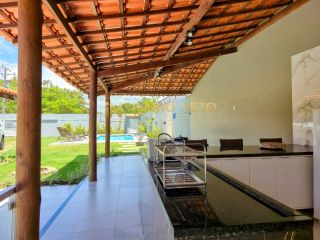 Casa Para Vender com 3 quartos 1 suítes em Condomínio