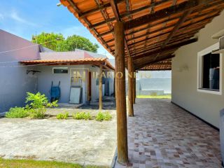 Casa Para Vender com 3 quartos 1 suítes em Condomínio