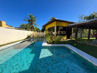 Casa com 5/4, sendo 4 suítes, à venda no Condomínio Enseada Praia da Espera.