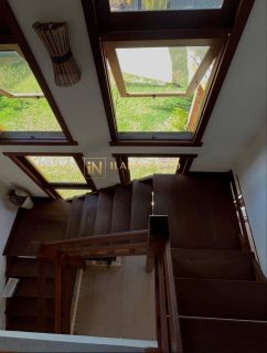 Casa com 5/4, sendo 4 suítes, à venda no Condomínio Enseada Praia da Espera.
