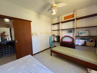 Casa com 5/4, sendo 4 suítes, à venda no Condomínio Enseada Praia da Espera.