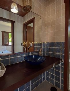 Casa com 5/4, sendo 4 suítes, à venda no Condomínio Enseada Praia da Espera.