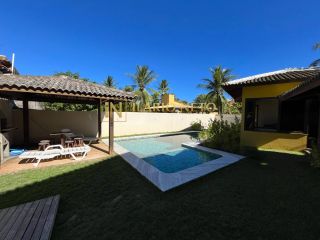Casa com 5/4, sendo 4 suítes, à venda no Condomínio Enseada Praia da Espera.