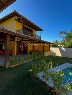 Casa com 5/4, sendo 4 suítes, à venda no Condomínio Enseada Praia da Espera.