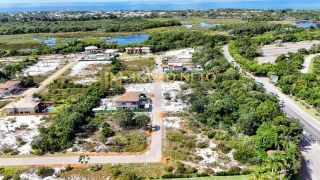 Lote à venda no La Laguna, em Praia do Forte.