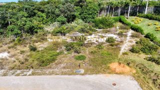 Lote à venda no La Laguna, em Praia do Forte.