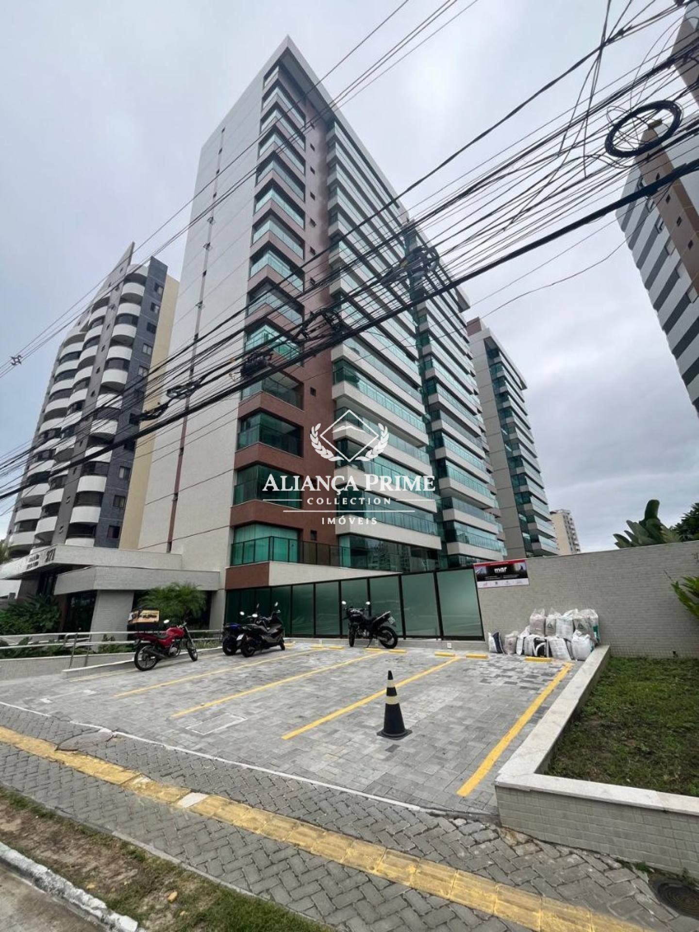 Apartamento Para Vender com 3 quartos 3 suítes no bairro Alphaville  em Salvador