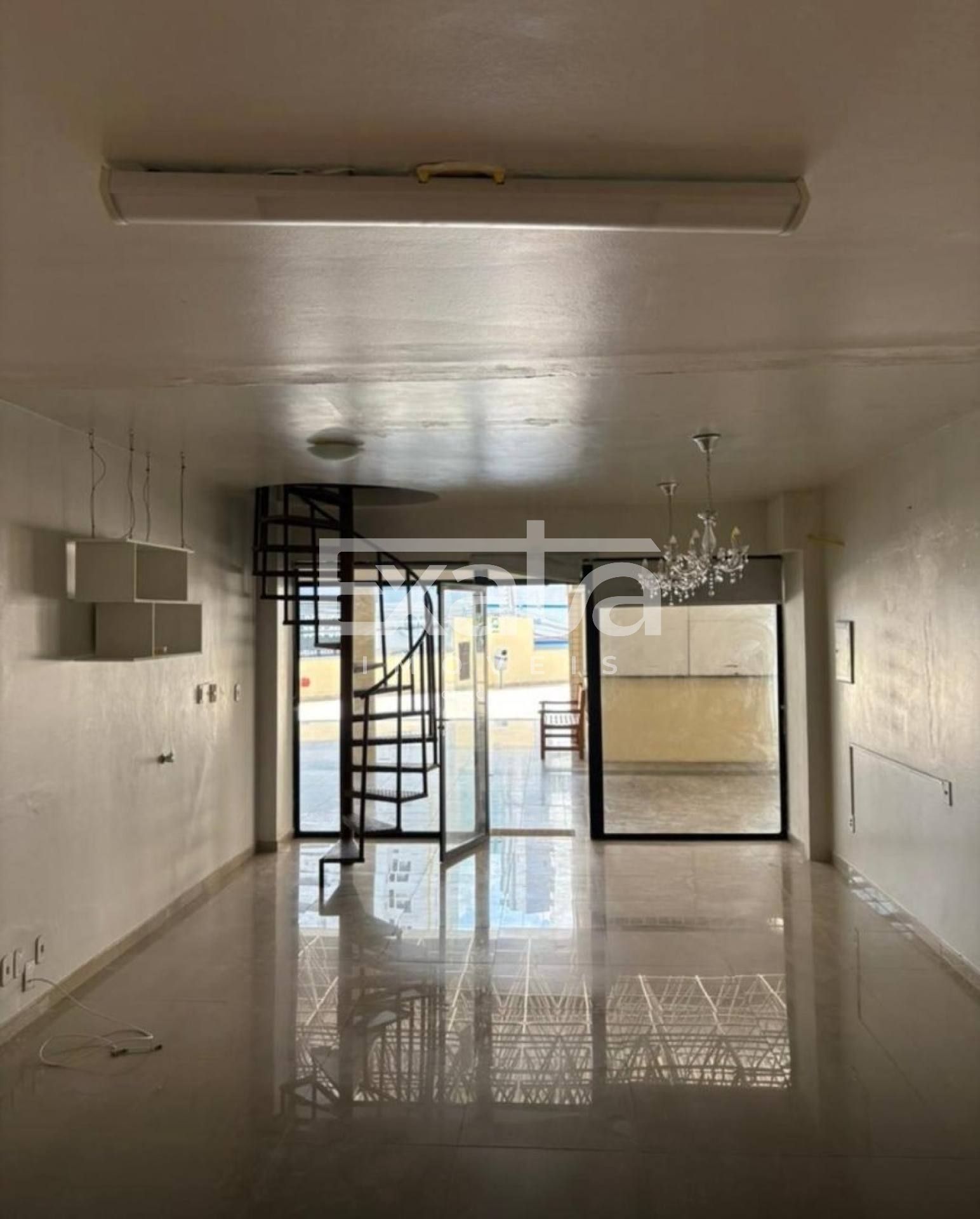 Loja - Atrium Plaza