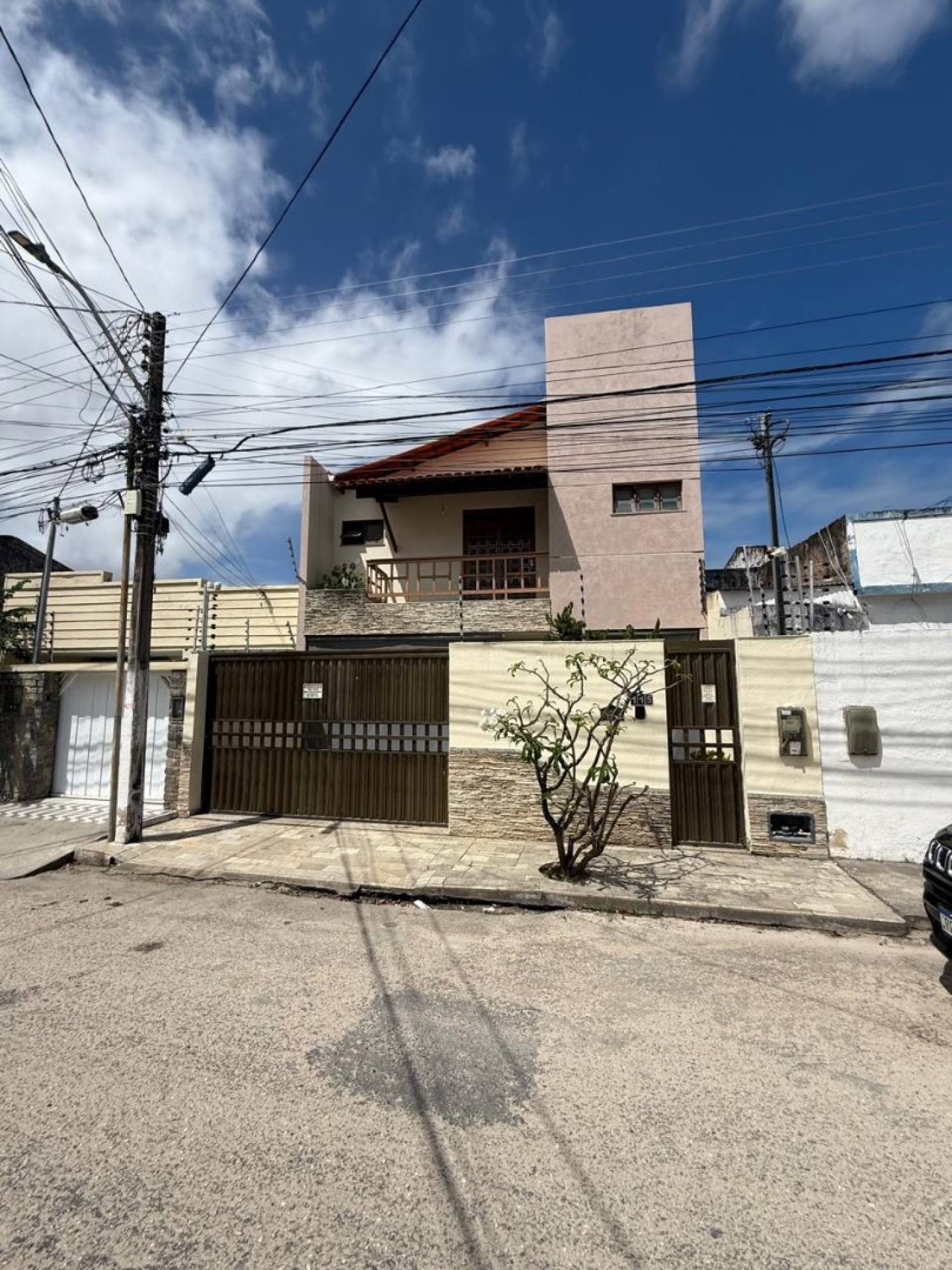 CASA NO CIRURGIA PROXIMO A AV DESENBARGADOR MAYNARD