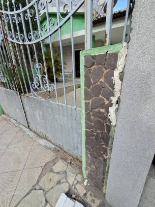 Casa localizada na Avenida Hermes Fontes