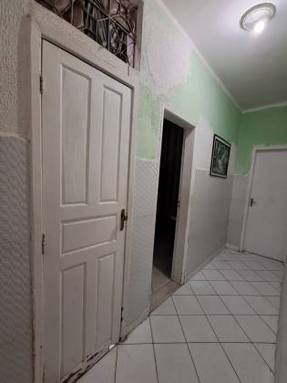 Casa localizada na Avenida Hermes Fontes