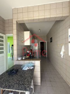 CASA DE ESQUINA NA AVENIDA PRÓXIMO A PADARIA UNIÃO