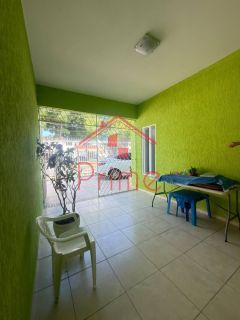 CASA DE ESQUINA NA AVENIDA PRÓXIMO A PADARIA UNIÃO