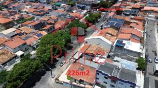 CASA DE ESQUINA NA AVENIDA PRÓXIMO A PADARIA UNIÃO