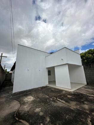 Casa no loteamento Juruá
