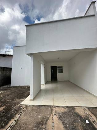 Casa no loteamento Juruá