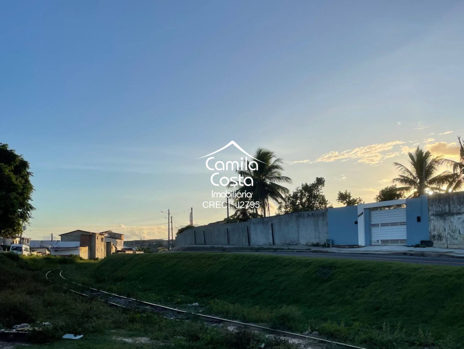 Terreno para fins residencial ou comercial no Barreiro