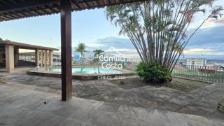 Mansão Clássica em Madeira de Lei: O Seu Refúgio de Alto Padrão com Vista Panorâmica no Centro de Alagoinhas-BA, com 4 quartos 4 suítes