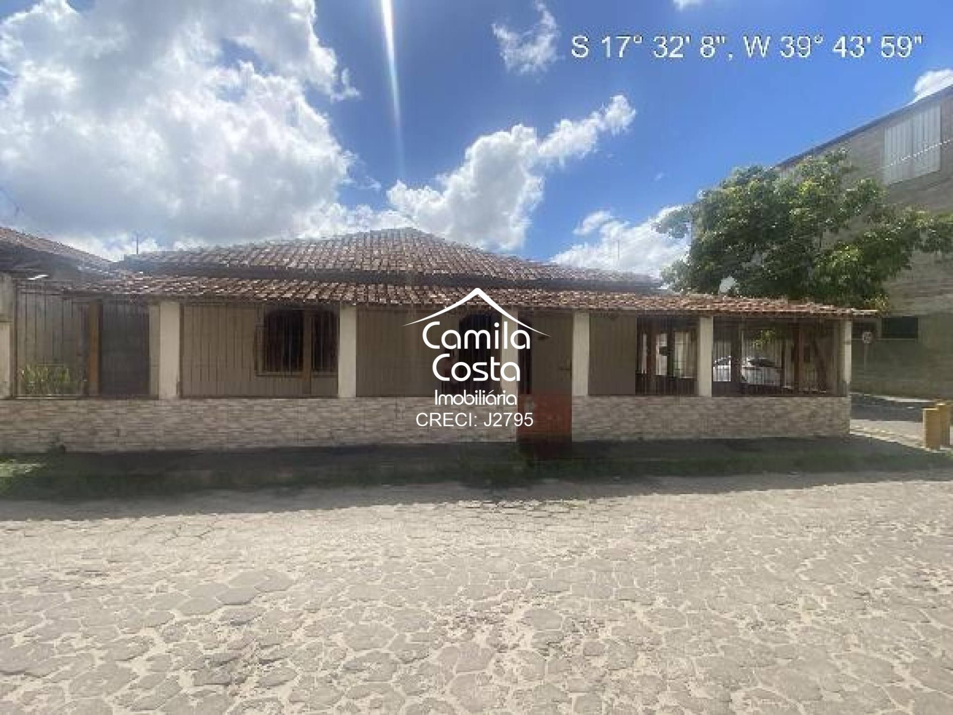 Casa Para Vender com 6 quartos no bairro Recanto do Lago em Teixeira De Freitas - Leilão Caixa