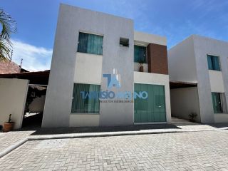 Casa Duplex com 3 suítes em Cond Fechado - Atalaia