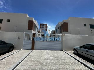 Casa Duplex com 3 suítes em Cond Fechado - Atalaia
