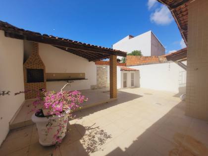 Casa 2/4 sendo 1 suíte - Aruana