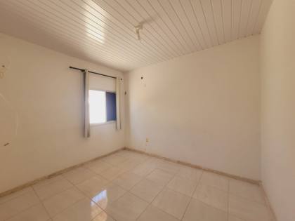 Casa 2/4 sendo 1 suíte - Aruana