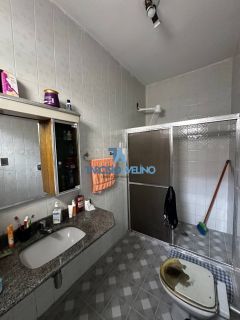 Vendo casa 2/4 na Farolândia com 1 suíte