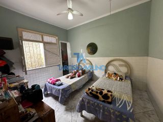 Vendo casa 2/4 na Farolândia com 1 suíte