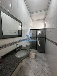 Vendo casa 2/4 na Farolândia com 1 suíte