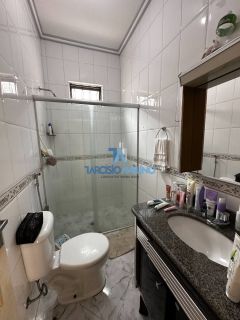 Vendo casa 2/4 na Farolândia com 1 suíte