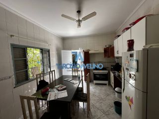 Vendo casa 2/4 na Farolândia com 1 suíte