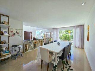 Casa com 5 Suítes no Alphaville Litoral Norte I