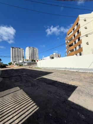 Terreno Murado com 600 m² à Venda na Atalaia - Aracaju