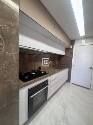 Apartamento com 2 Suítes e 2 Vagas à Venda no Condomínio Le Monde, Atalaia
