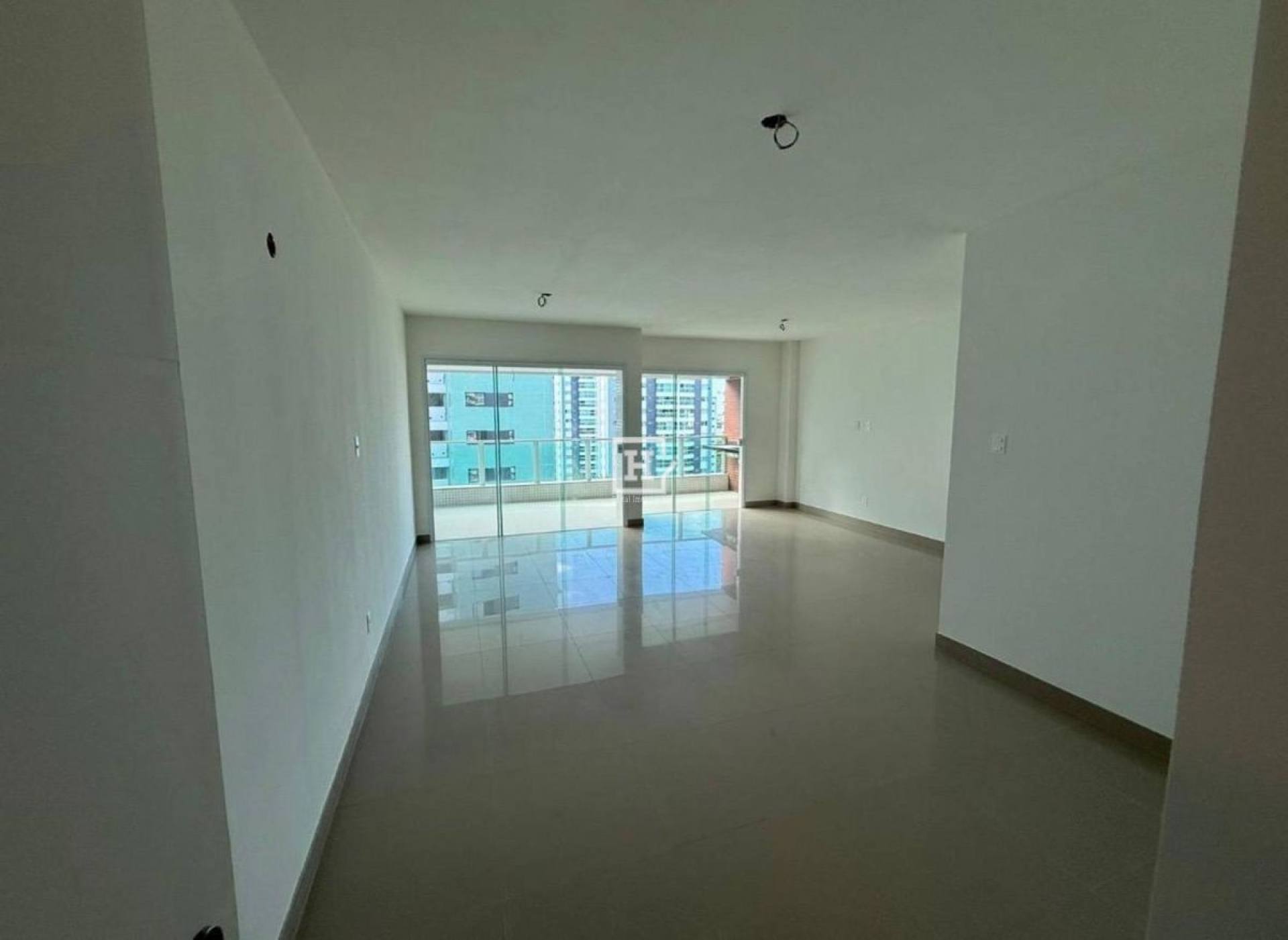 Apartamento com 4 Quartos à Venda no Griffith Park Residence, Farolândia