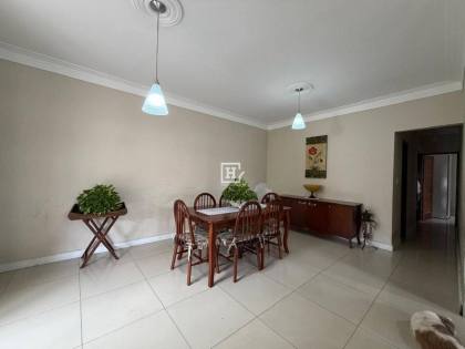 Casa com 6 Quartos à Venda no Luzia - Aracaju