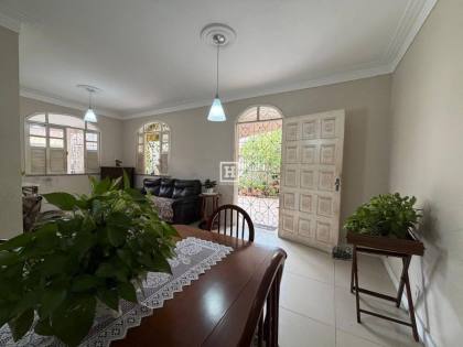 Casa com 6 Quartos à Venda no Luzia - Aracaju