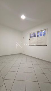Casa de Condomínio à Venda com 3 quartos - Bairro Aruana